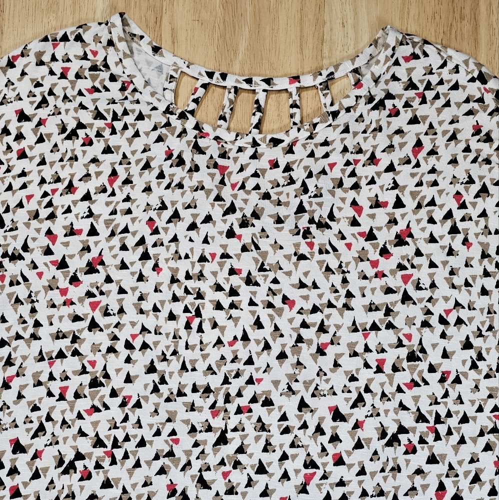 Geometric Print Top - Picture 6 of 9